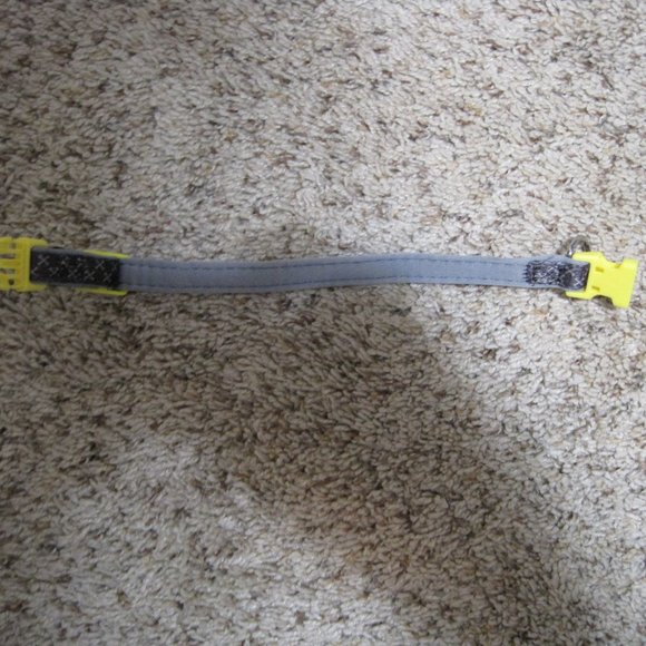 Gray and Yellow adjustable dog collar. - Picture 6 of 8